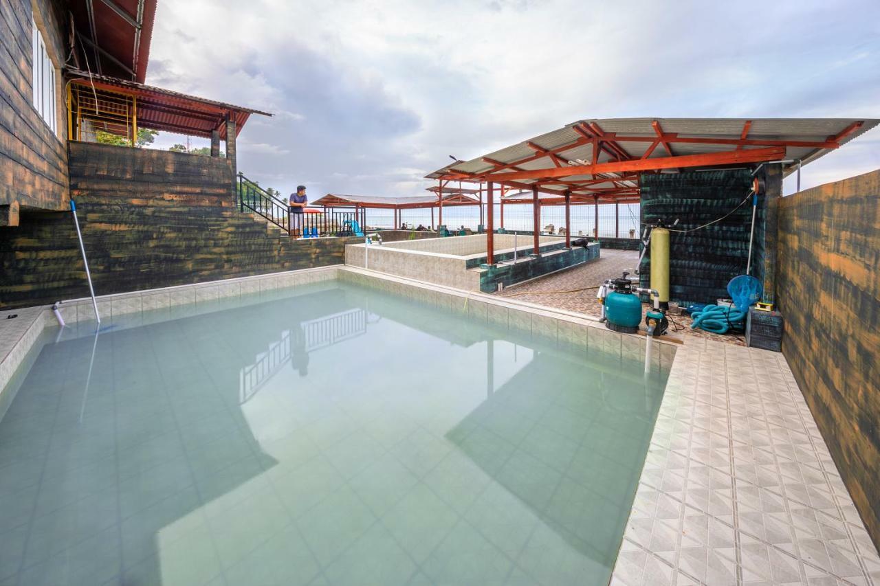 Mega Nasional Seaview Hotel Gunungsitoli Dış mekan fotoğraf