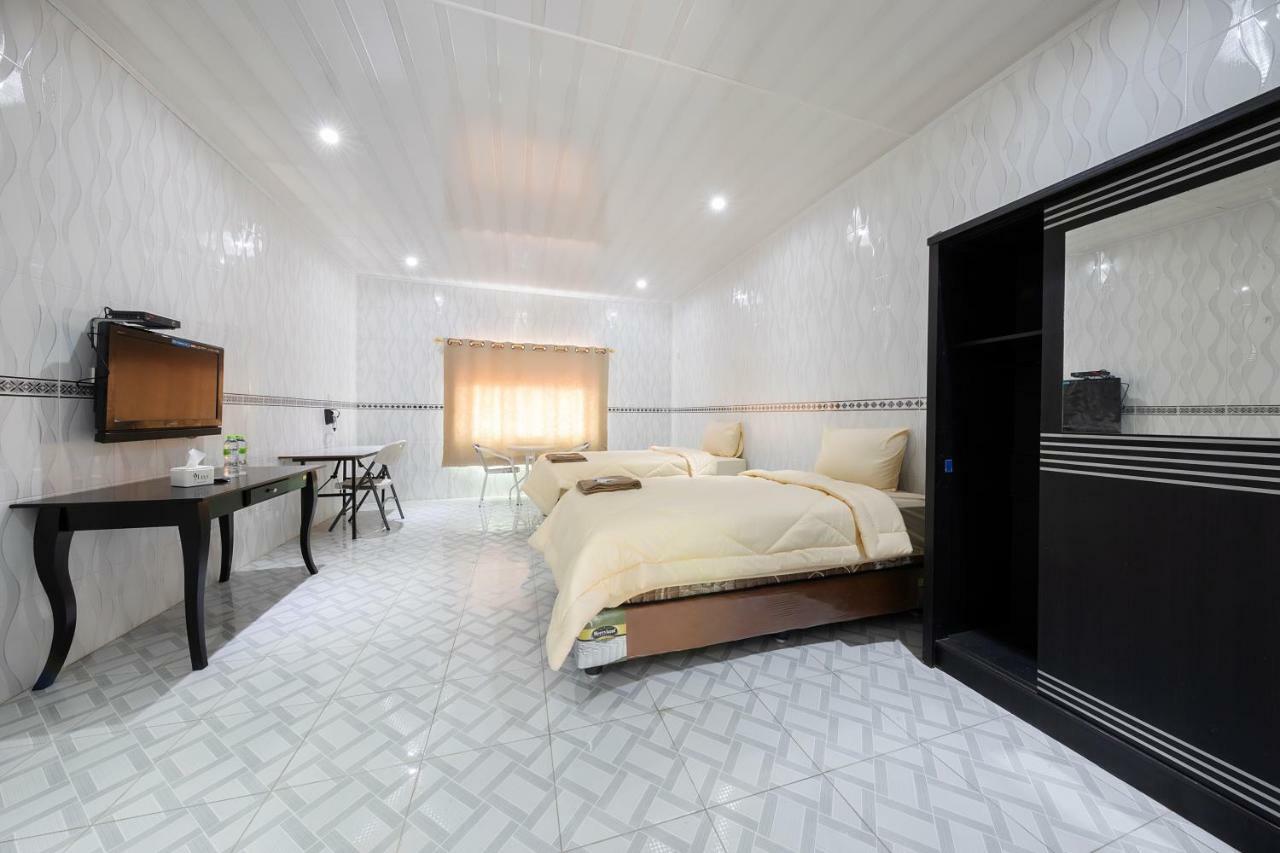 Mega Nasional Seaview Hotel Gunungsitoli Dış mekan fotoğraf