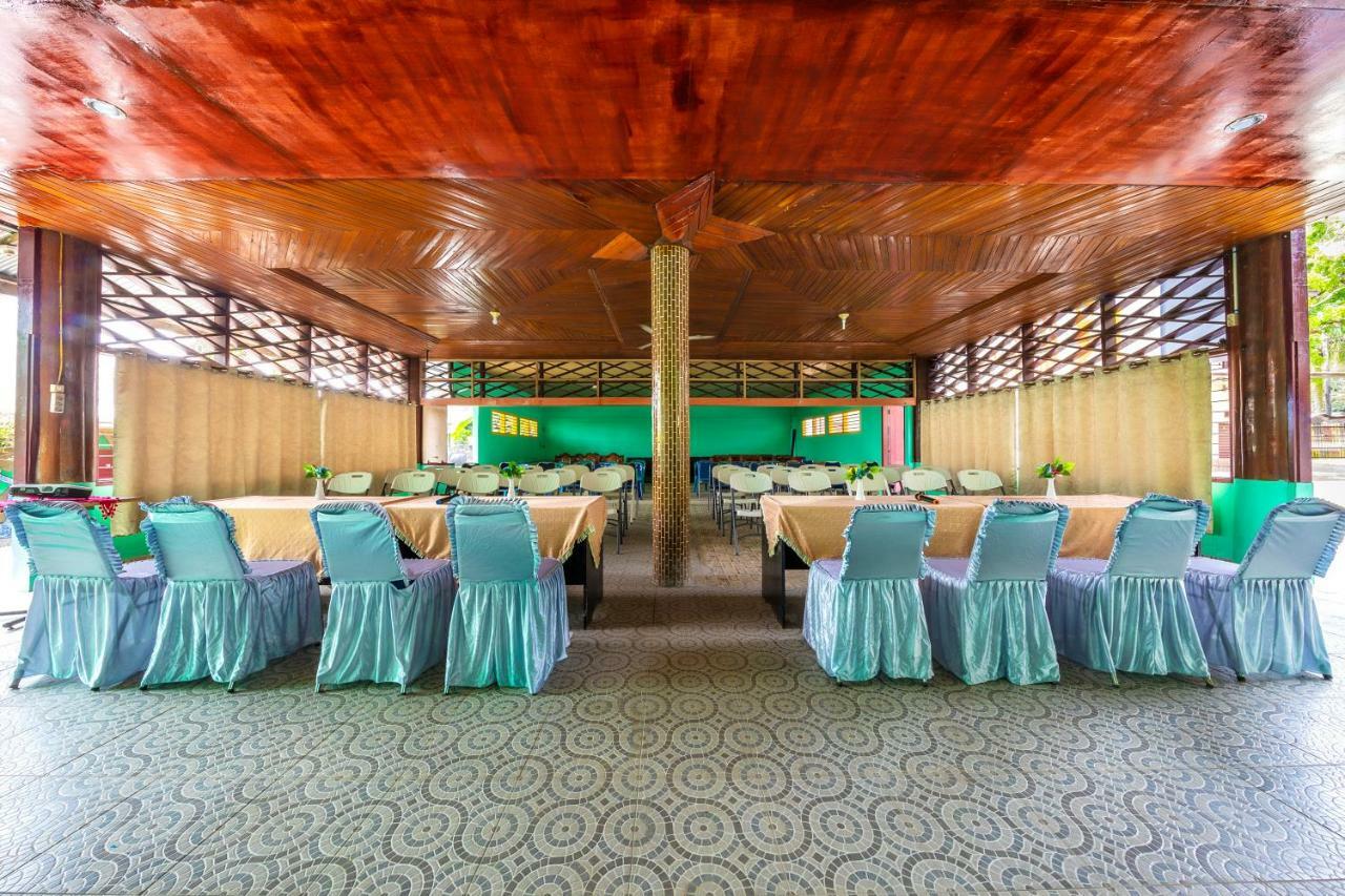 Mega Nasional Seaview Hotel Gunungsitoli Dış mekan fotoğraf