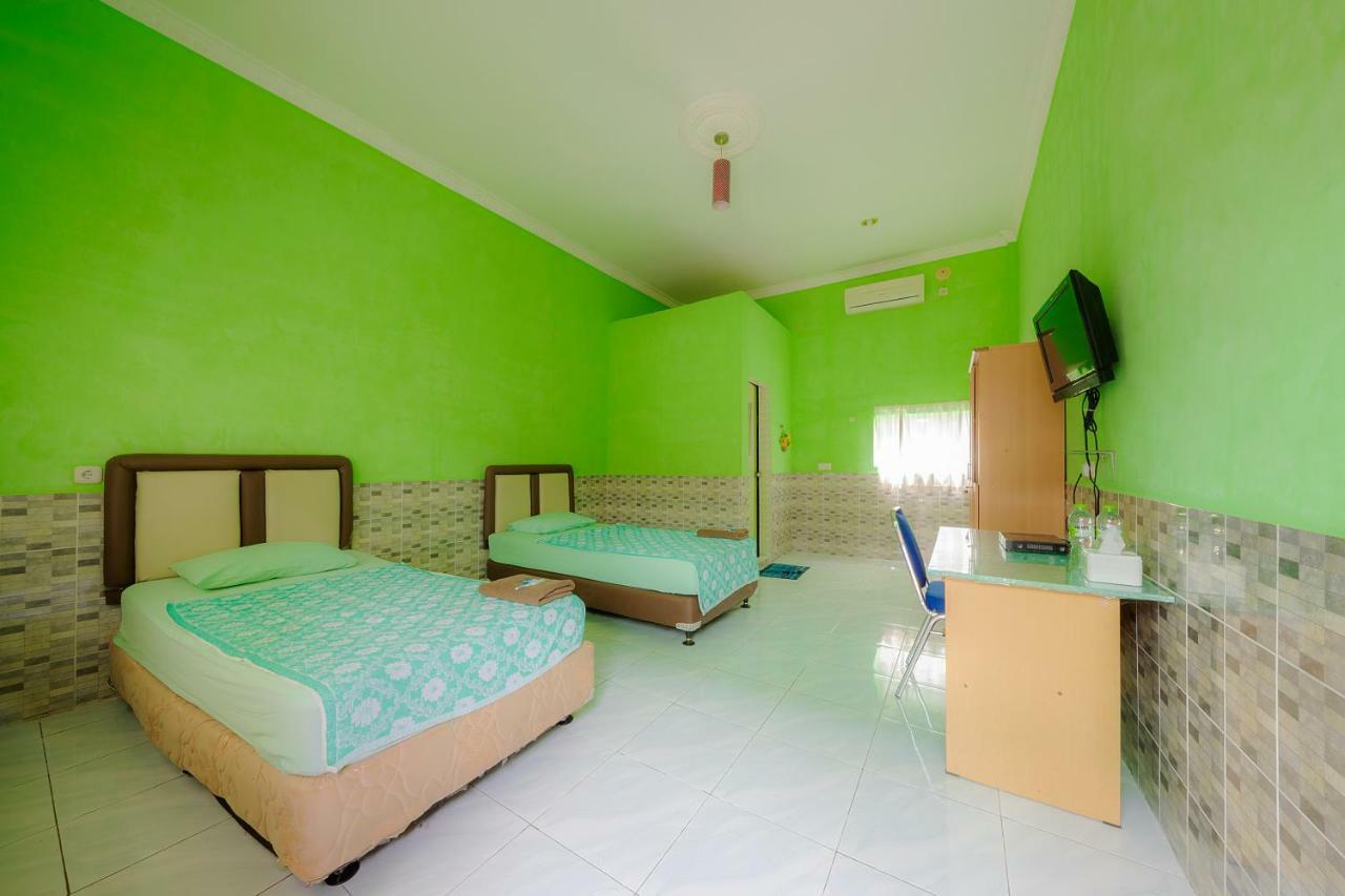 Mega Nasional Seaview Hotel Gunungsitoli Dış mekan fotoğraf