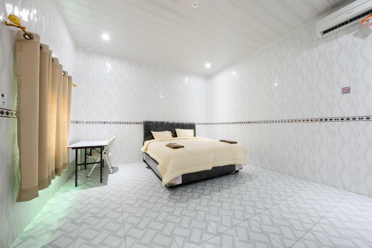 Mega Nasional Seaview Hotel Gunungsitoli Dış mekan fotoğraf